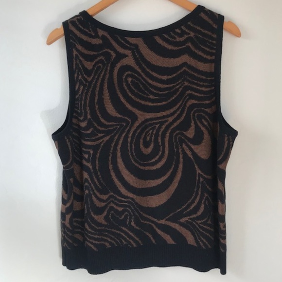 St. John Sport Knit Sweater Shell VGUC - Picture 3 of 5